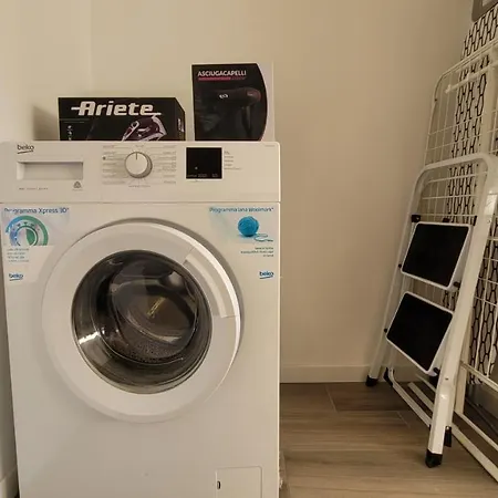Apartment - Stylish House Free Wifi-parking-airport Milan
