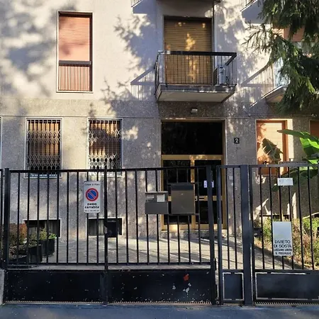 Daire - Stylish House Free Wifi-parking-airport *